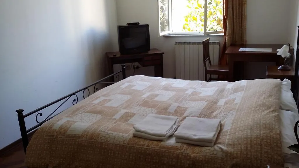 Tower'S Garden Bed & Breakfast Pisa